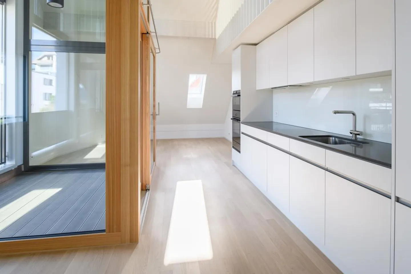 Maisonette apartment that will make your heart race... - Photo 3 of 12