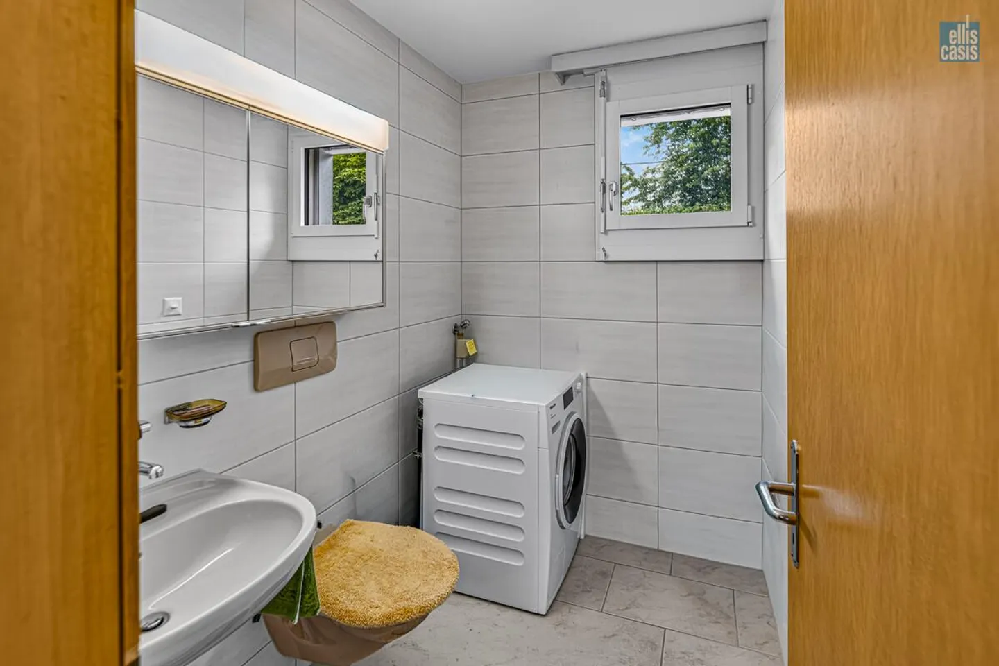 Appartement de 4,5 pièces bien entretenu avec cheminée, balcon et grand potentiel - Photo 14 sur 17