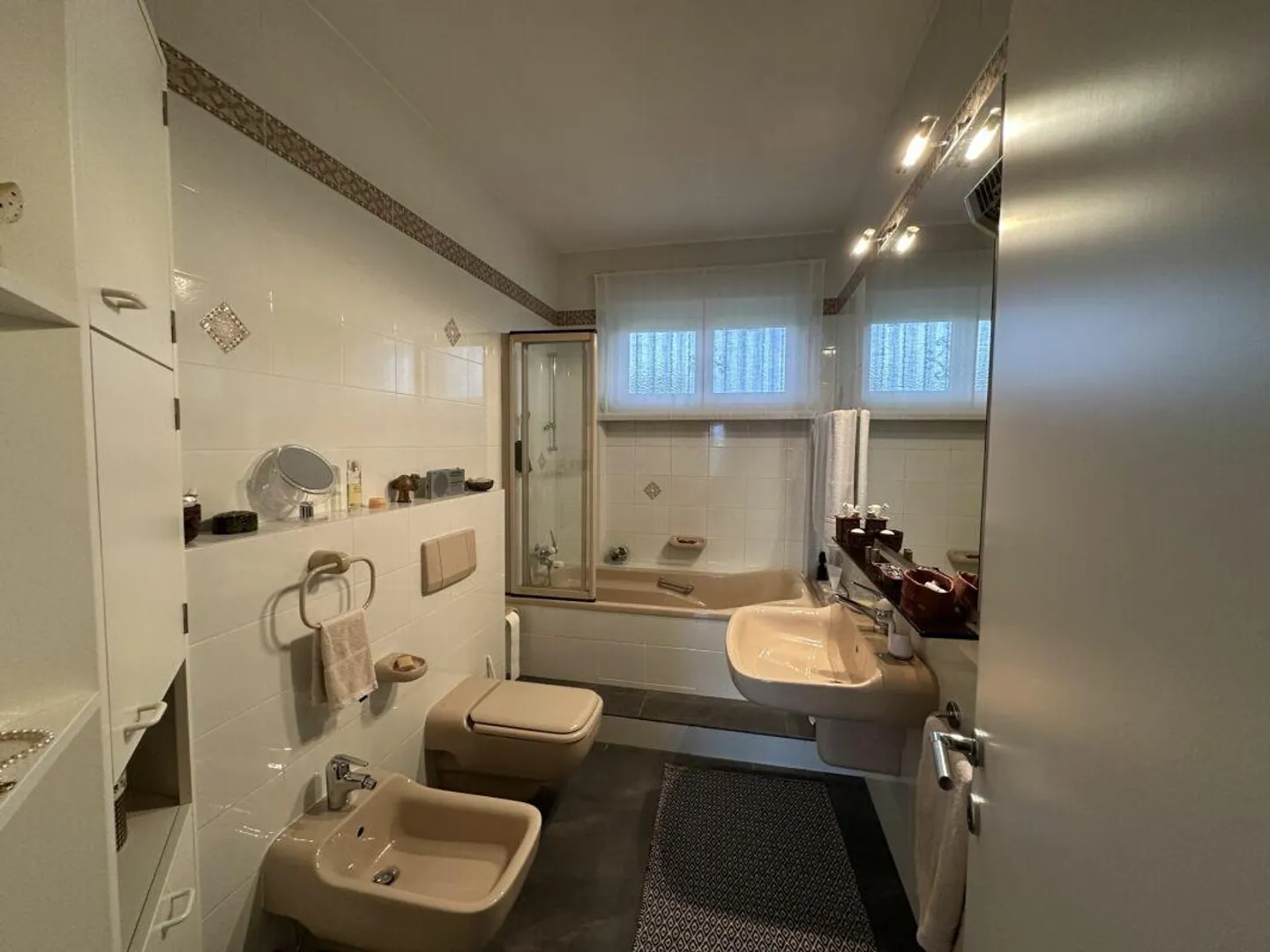 Interessante casa unifamiliare o bifamiliare in campagna, con vista e grande terreno annesso - zona Gorla - Foto 11 di 17