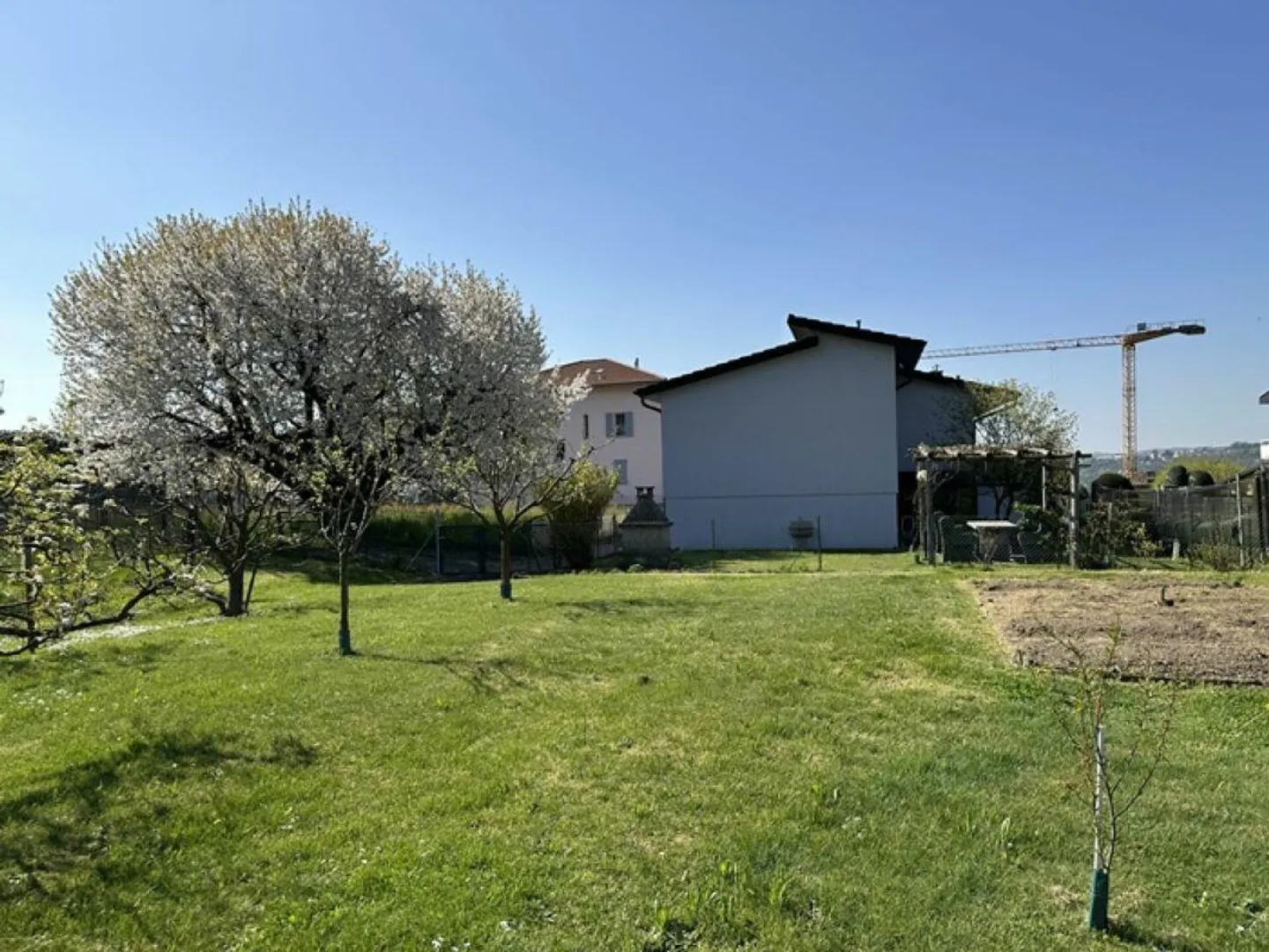 Interessante casa unifamiliare o bifamiliare in campagna, con vista e grande terreno annesso - zona Gorla - Foto 15 di 17