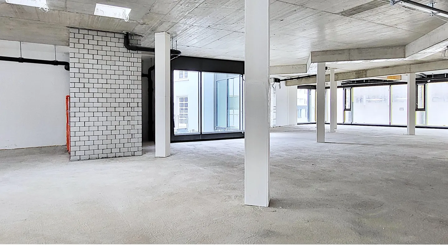 Espace de vente au rez-de-chaussée passionnant dans un emplacement de choix à Brugg ! - Photo 6 sur 10