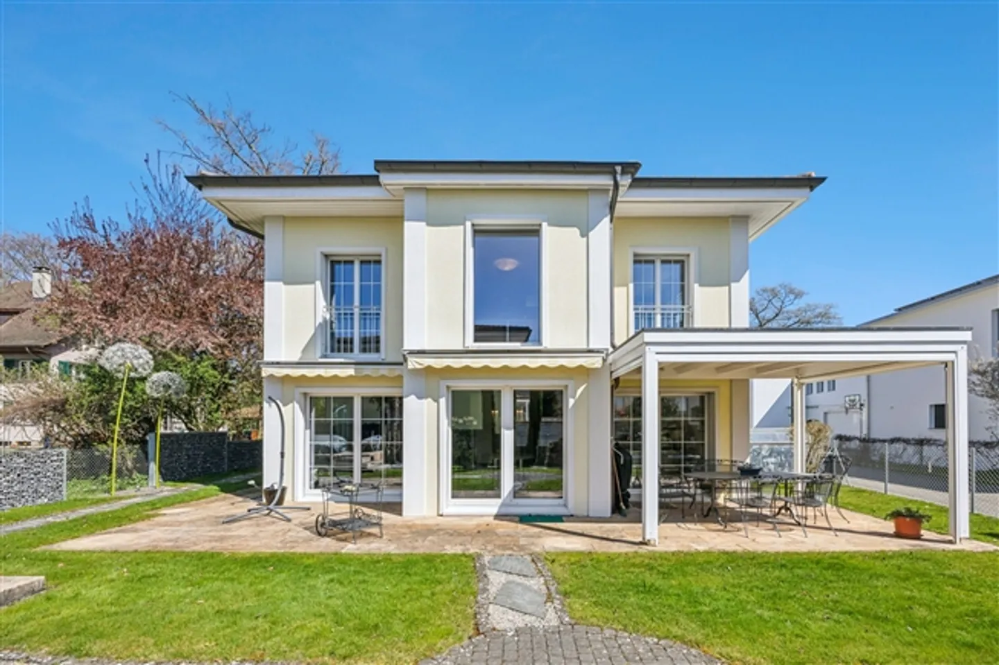 Stylish single-family house in a quiet residential area of Suhr - Photo 1 of 13