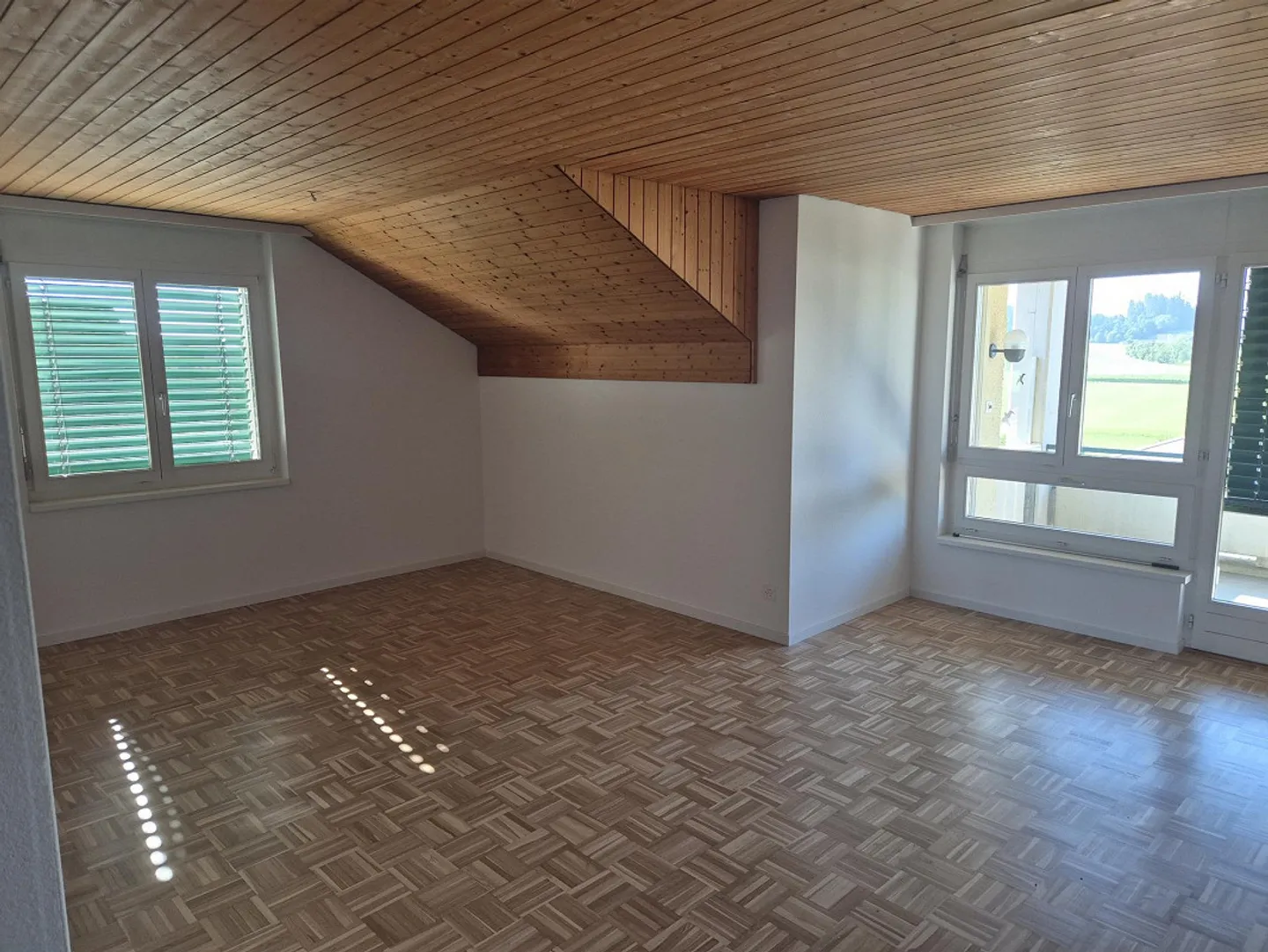 Attic Apartment - 2.5 Rooms - Photo 2 of 9