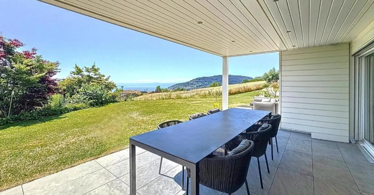 Luxury Villa with Lake View - Photo 7 of 13