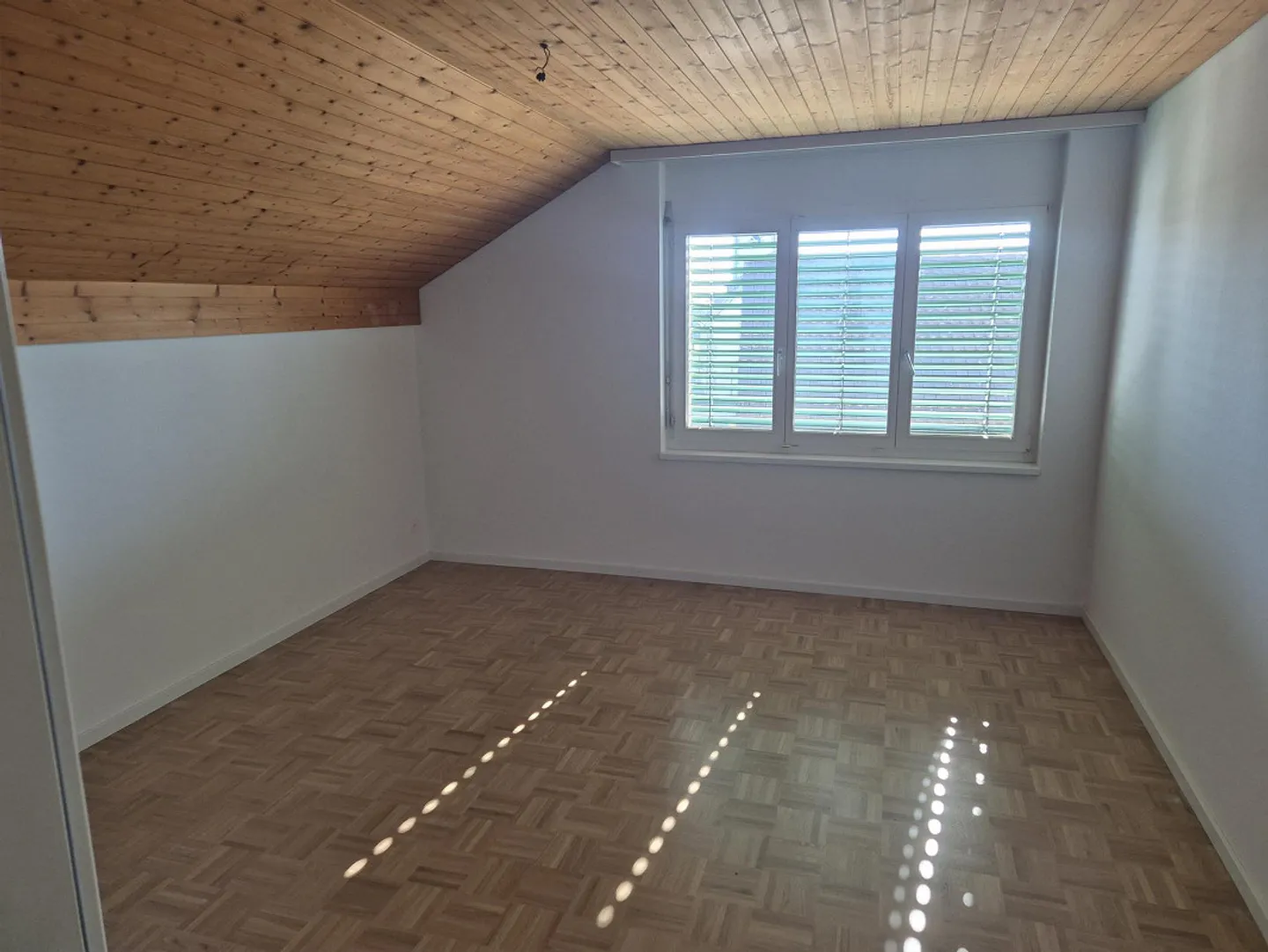 Attic Apartment - 2.5 Rooms - Photo 4 of 9
