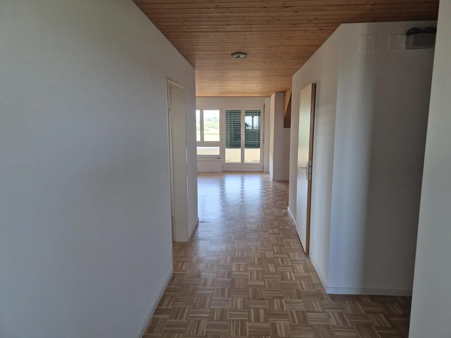 Attic Apartment - 2.5 Rooms - Photo 8 of 9