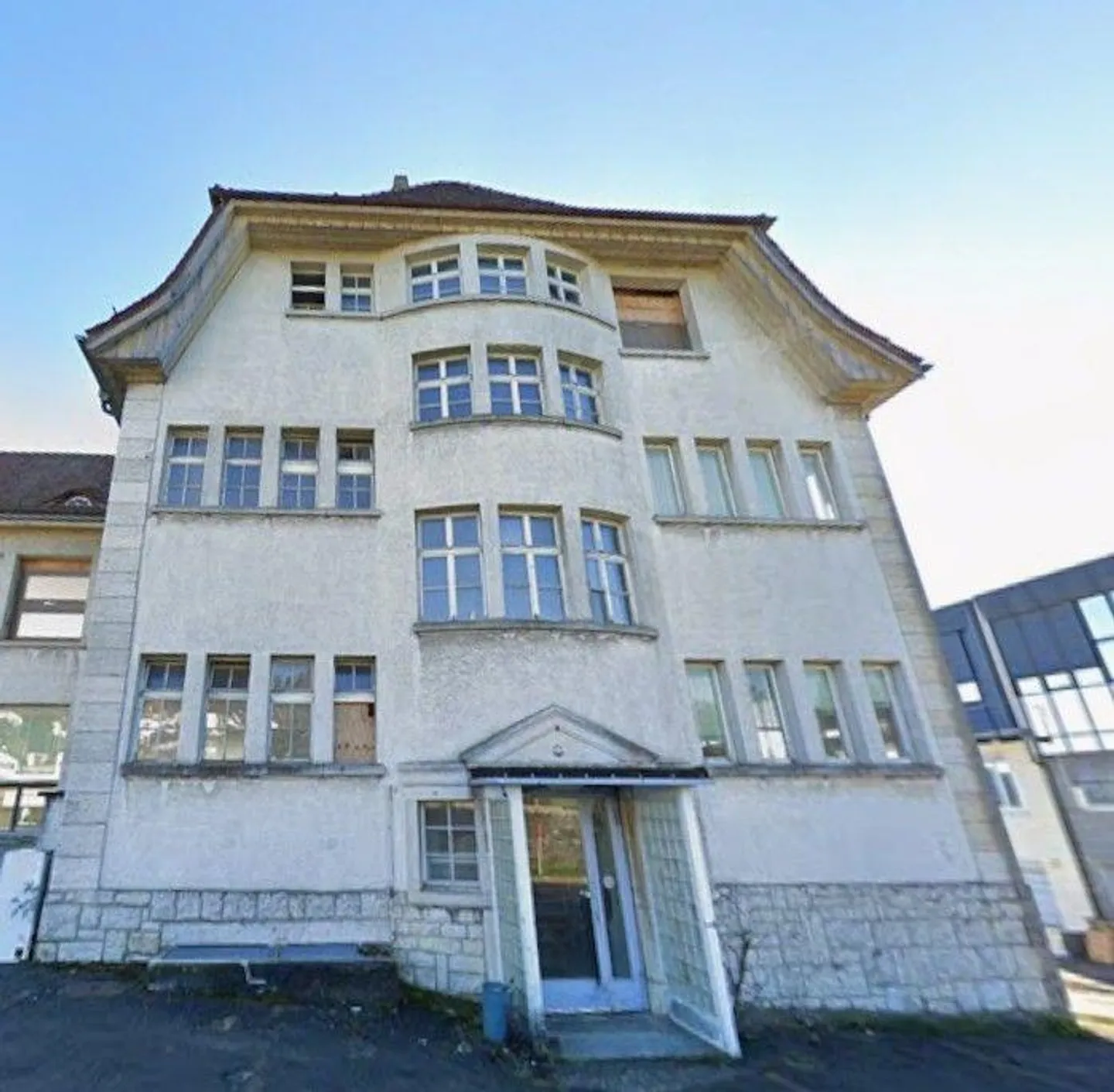 Old Industrial Building - Photo 3 of 13