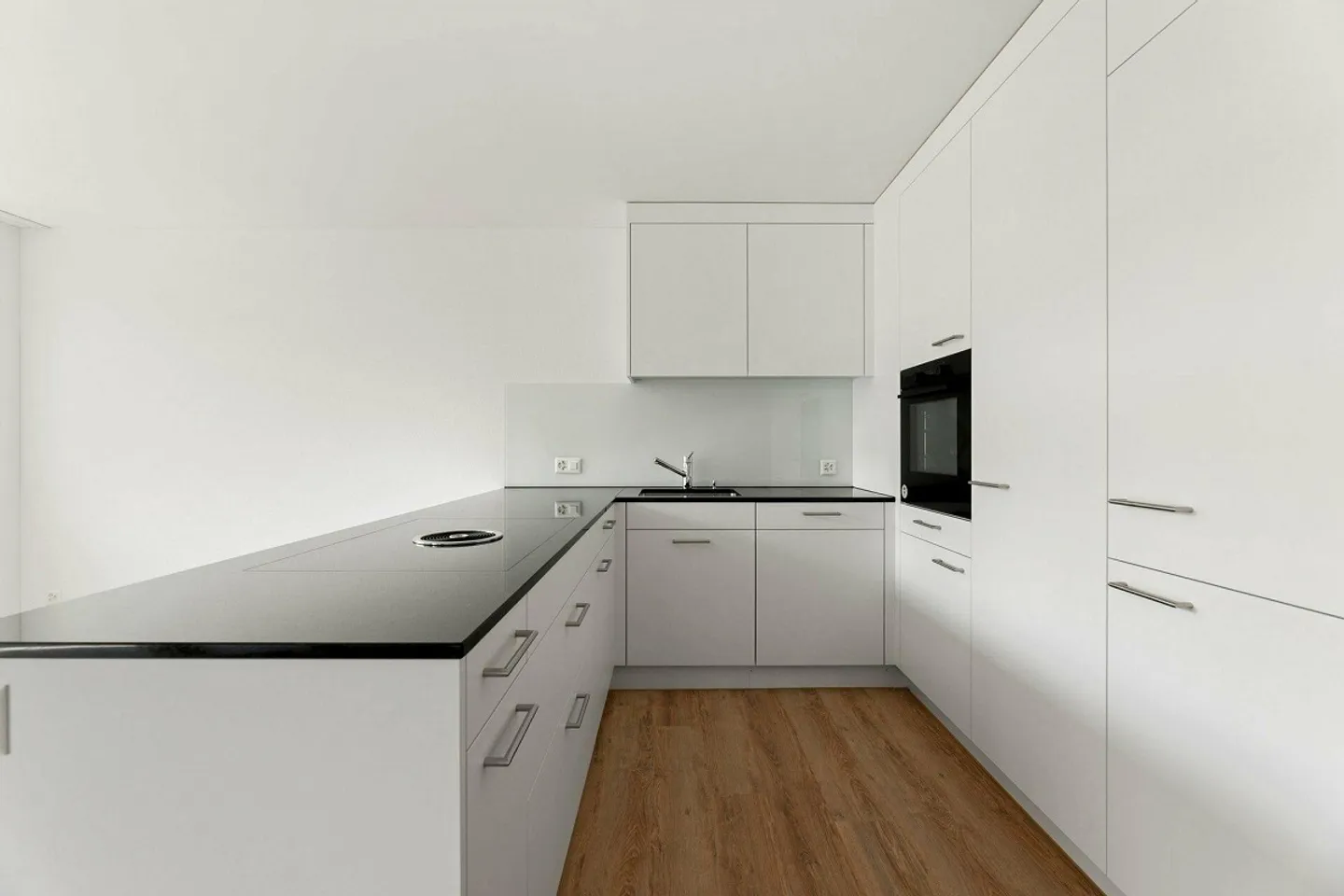 Living in a light-flooded, modern new building - In the heart of Lachen! - Photo 2 of 7