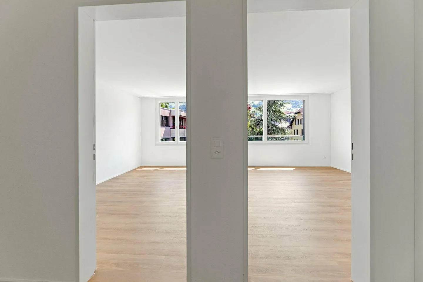 Living in a light-flooded, modern new building - In the heart of Lachen! - Photo 4 of 7