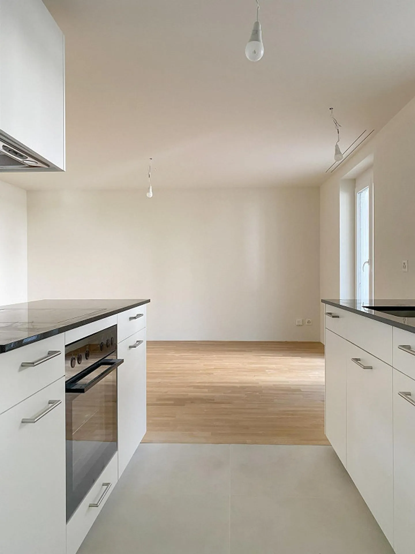 First occupancy after complete renovation Modern 1-room apartment - Photo 3 of 6