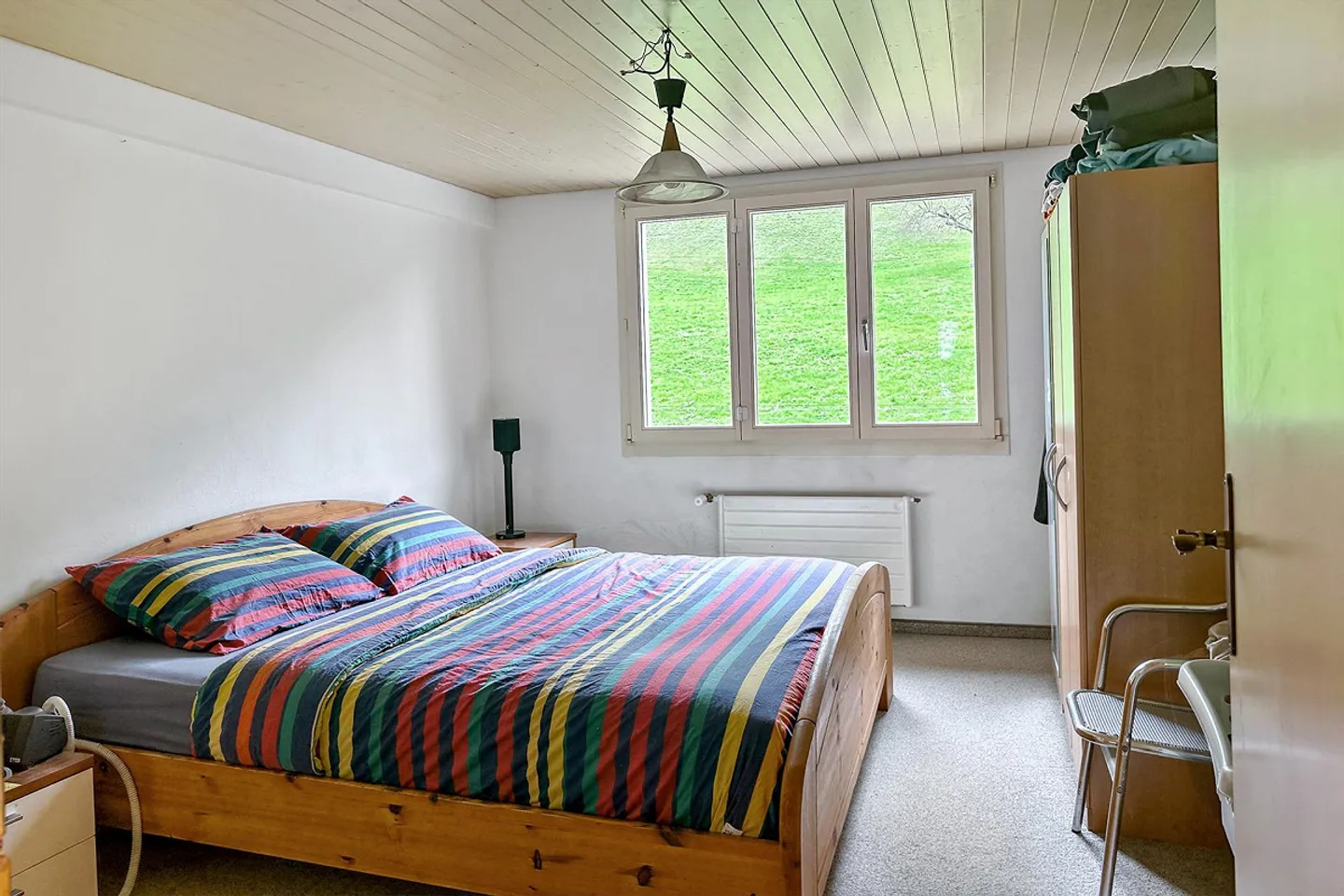 Living by the lake with mountain panorama - Photo 6 of 11