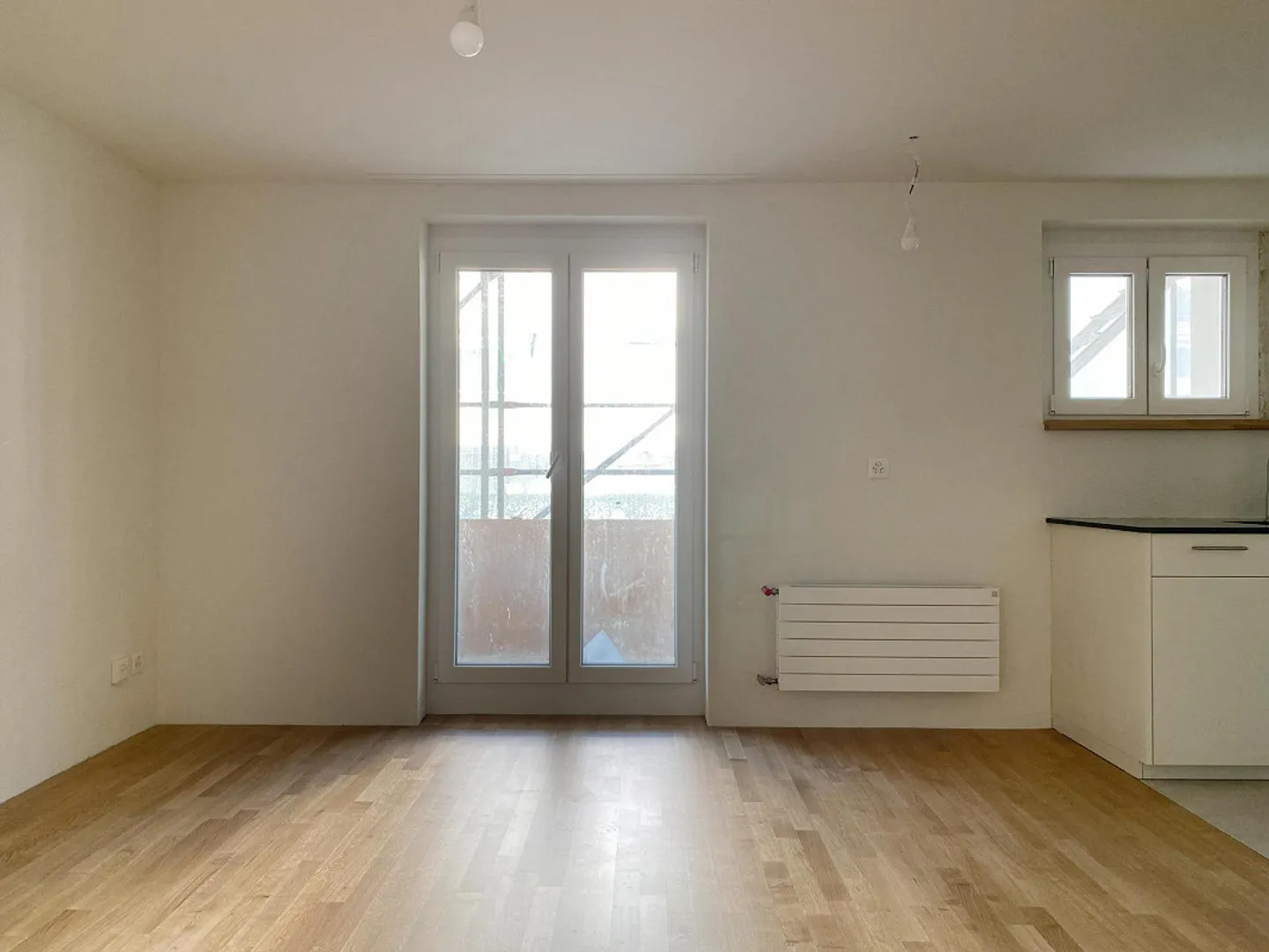 First occupancy after complete renovation Modern 1-room apartment - Photo 4 of 6