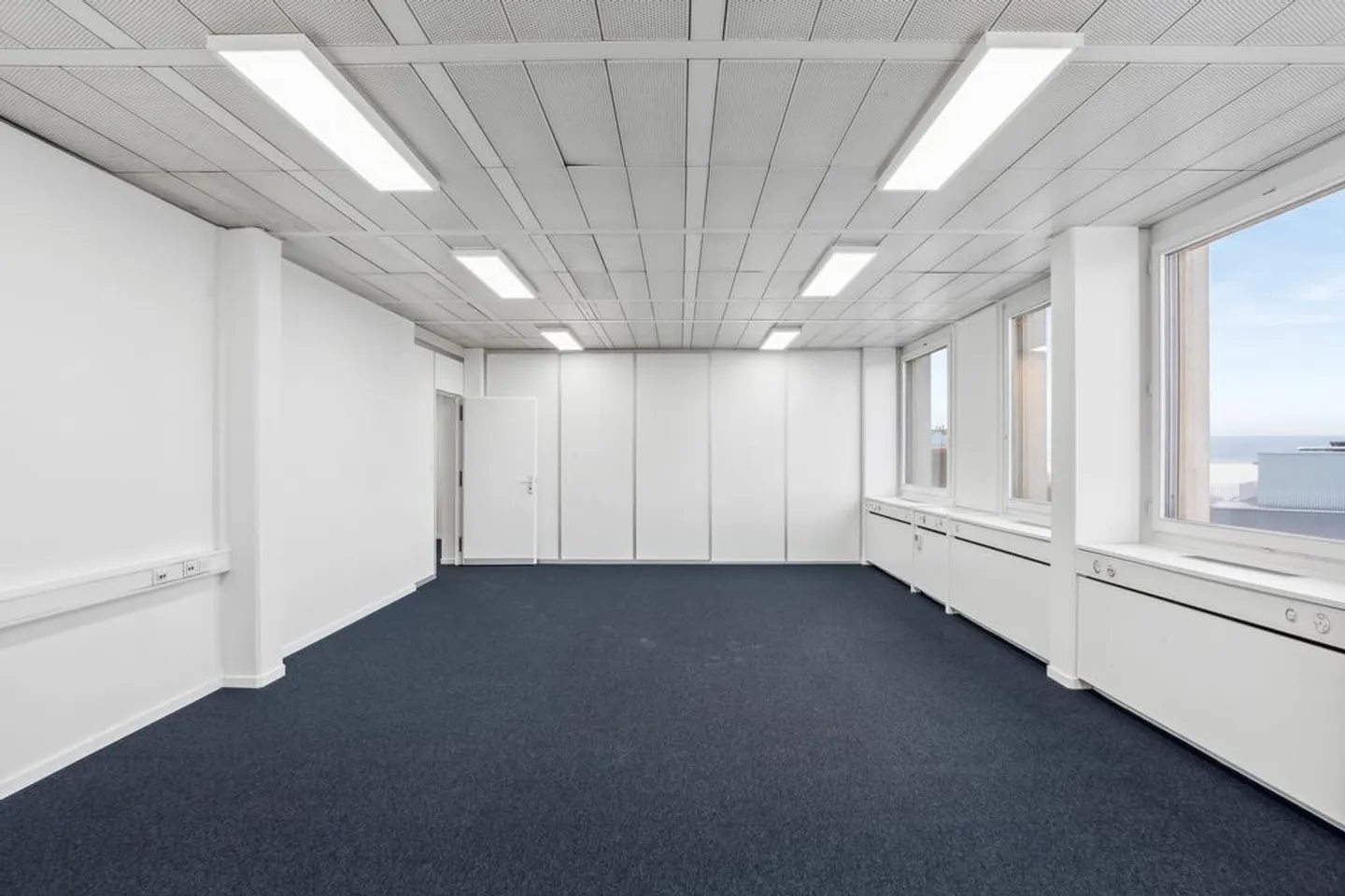 Uffici con vista libera sul lago - Foto 2 di 10