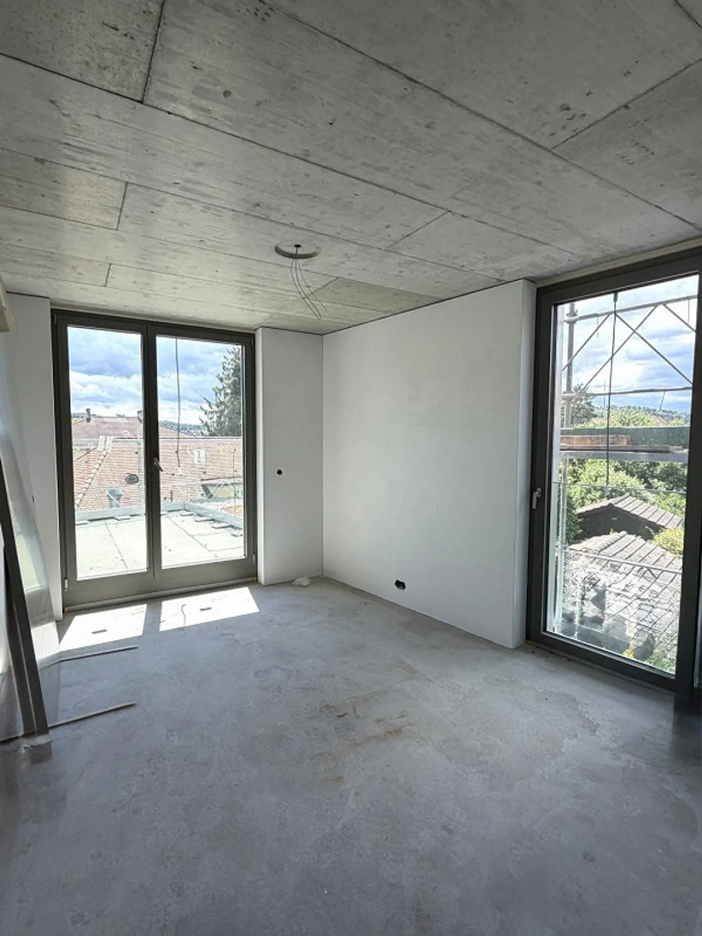 Appartamento duplex elegante di nuova costruzione con terrazza e area mansardata - Foto 8 di 12