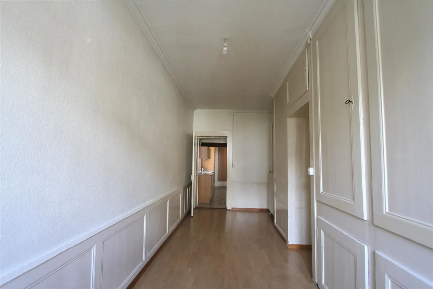 Appartamento di 4 vani situato vicino ai negozi e alle scuole - Foto 4 di 6