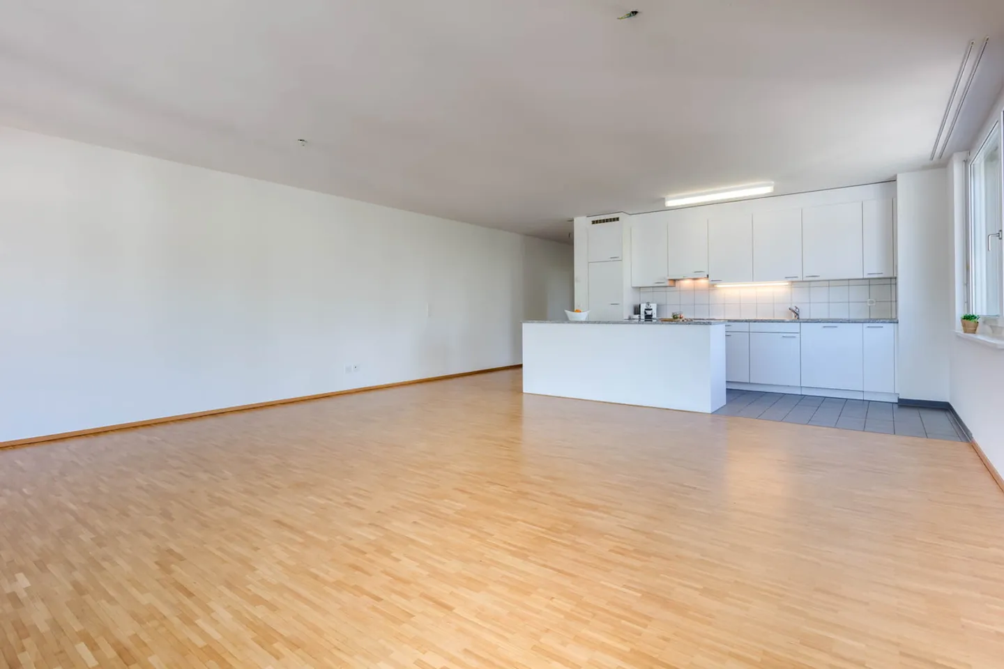 Modern and spacious apartment (approx. 95m2) with private washing tower - Photo 3 of 9