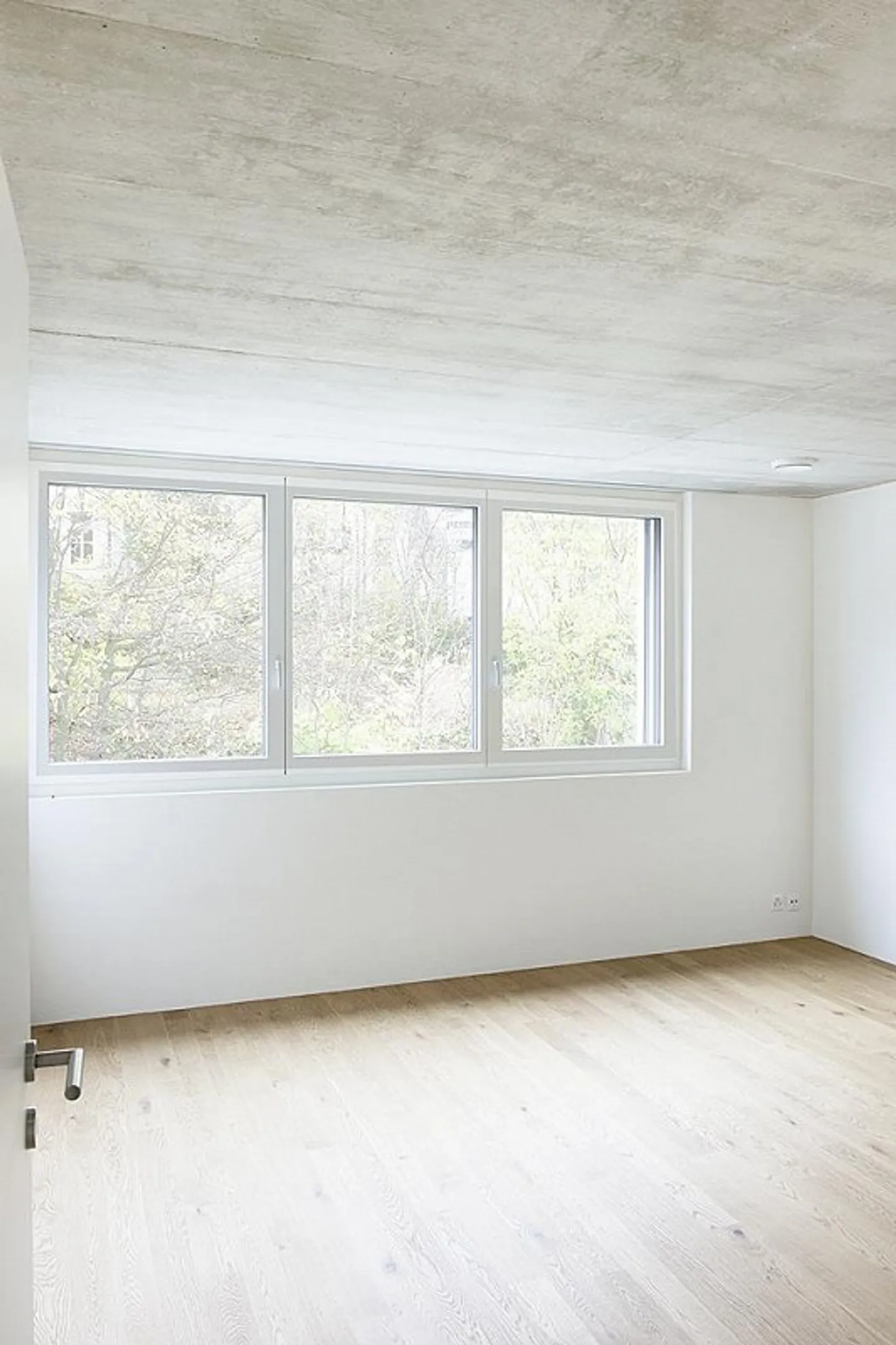 Ruhige Moderne 2 1/2 Zi in Zentrumsnähe - Foto 2 von 8