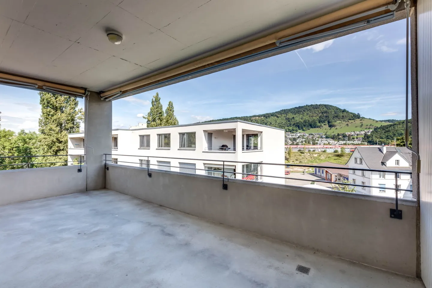 Modern and spacious apartment (approx. 95m2) with private washing tower - Photo 6 of 9