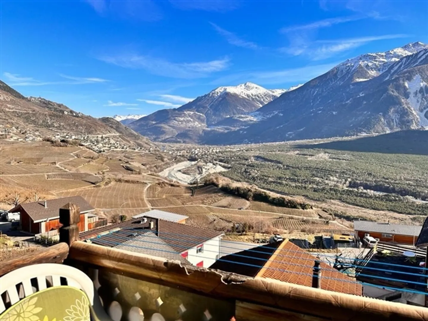 Appartement 2.5 pièces lumineux et confortablement meublé à Varen - Photo 6 sur 9