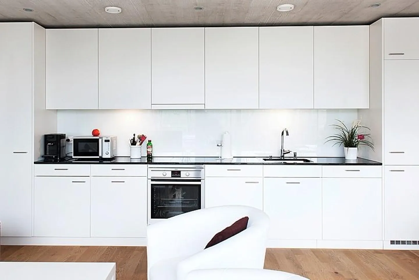 Ruhige Moderne 2 1/2 Zi in Zentrumsnähe - Foto 1 von 8