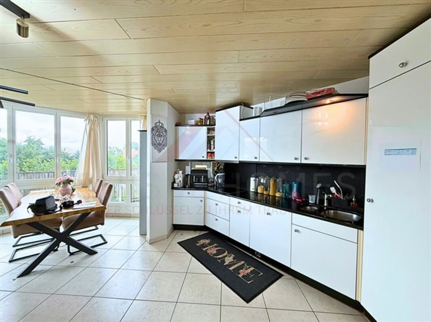 Comfortable living in Studen BE - 4.5-room ground floor apartment with sunny terrace and private garage - Photo 3 of 15