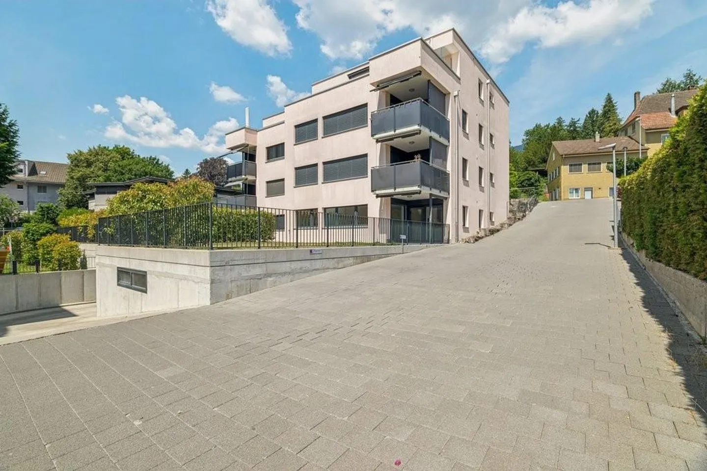 Vivere moderno a Grenchen - Foto 1 di 10