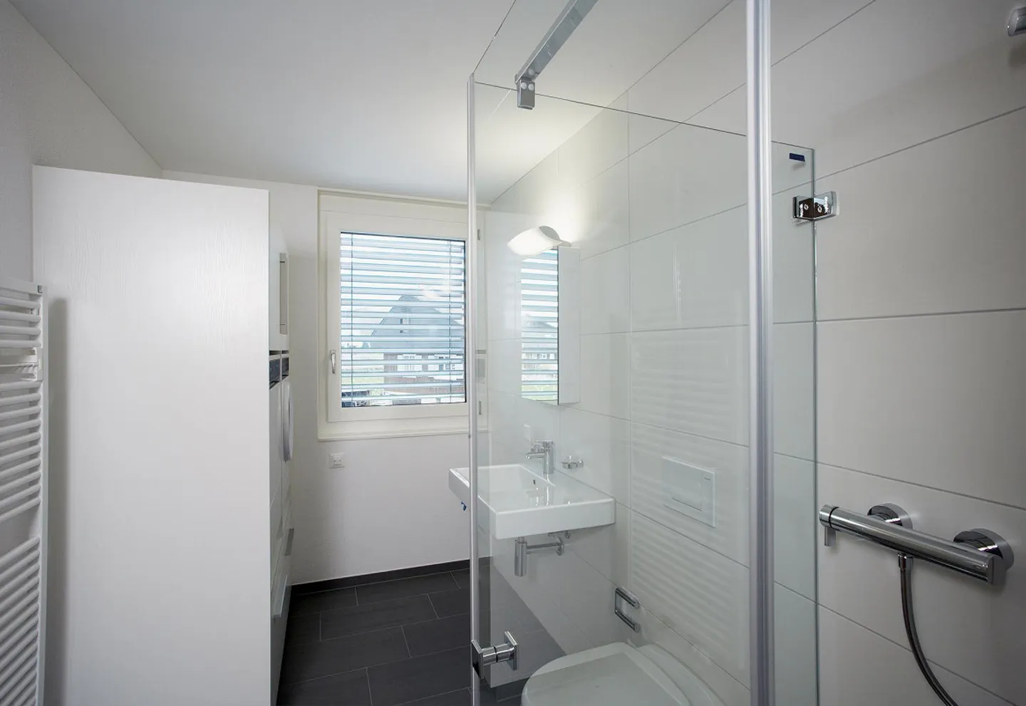 Stilvolle Wohnung mit Balkonen - Foto 7 von 8