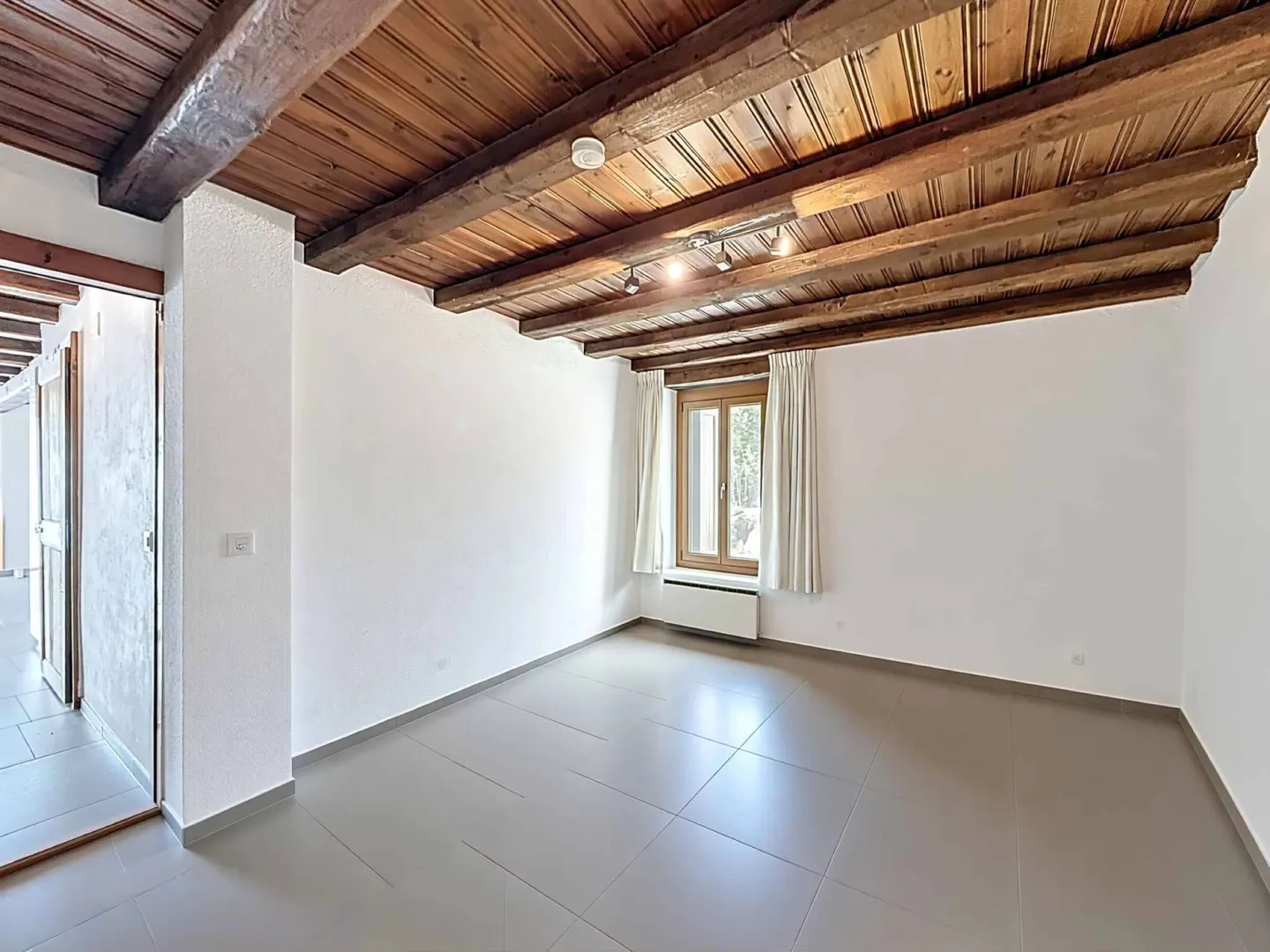 Charmantes Dorfhaus in Montricher - Foto 4 von 9