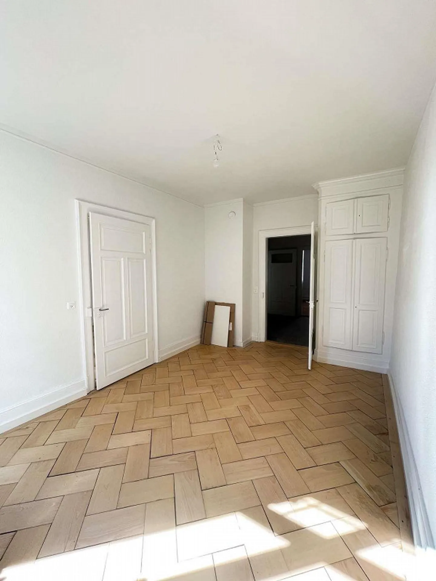 Charmante 3.5-ZWG – frisch saniert & bezugsbereit - Foto 6 von 13