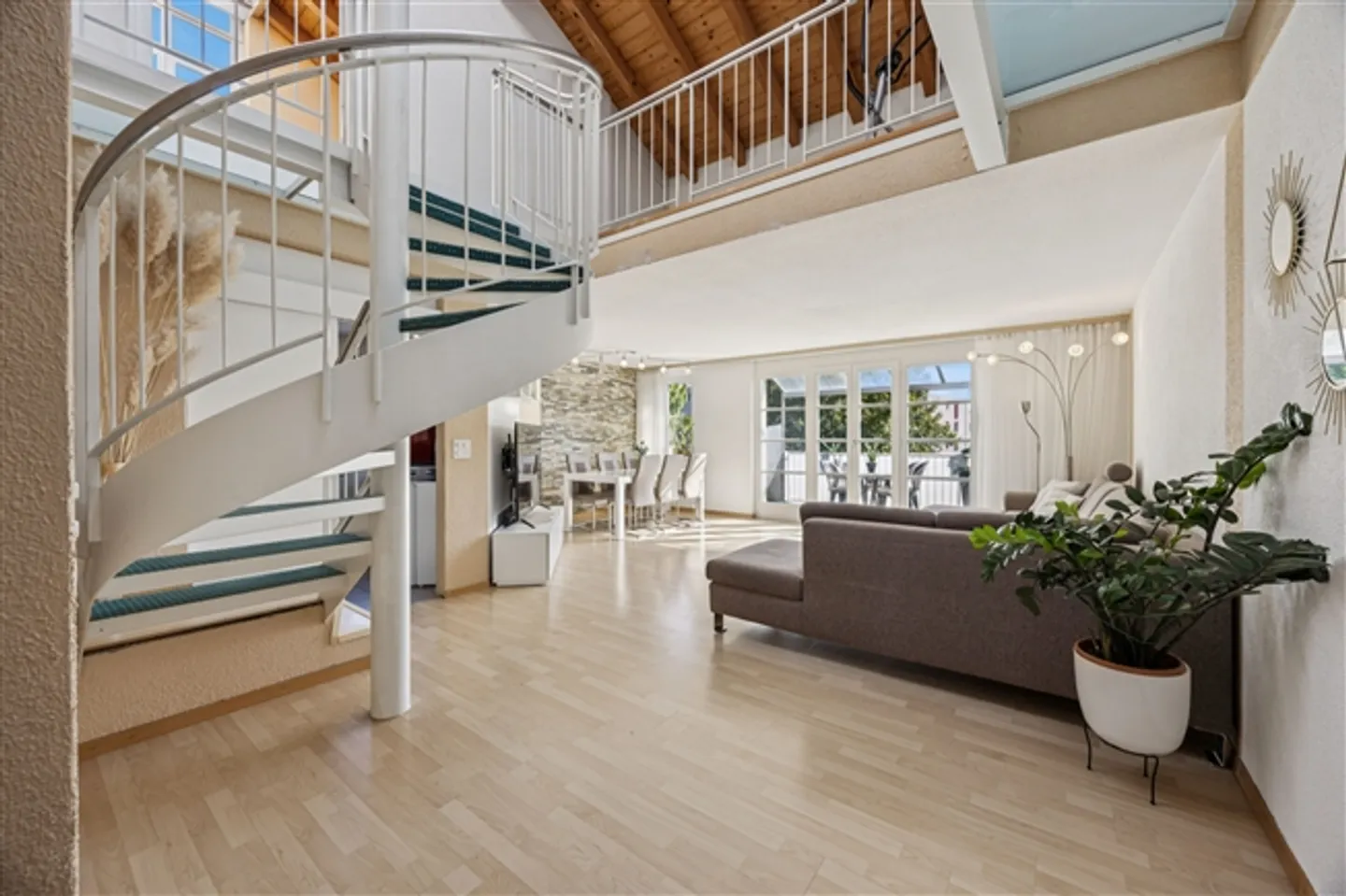 Appartamento maisonette attraente di 5,5 stanze - Foto 4 di 13