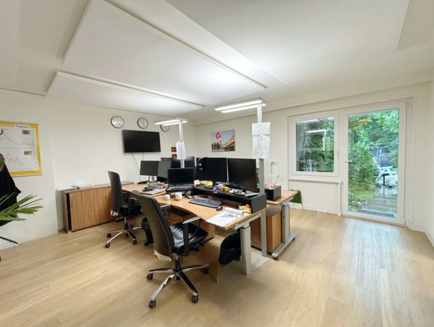 Uffici magnifici di 135m2 in una casa d'architetto nel centro di Nyon - Foto 2 di 8