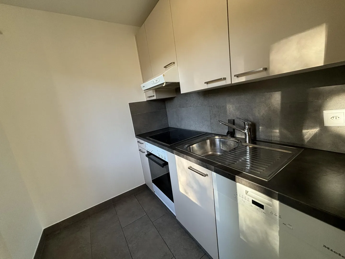 Zu vermieten: charmante 3-Zimmer-Wohnung in Le Landeron - Foto 4 von 8