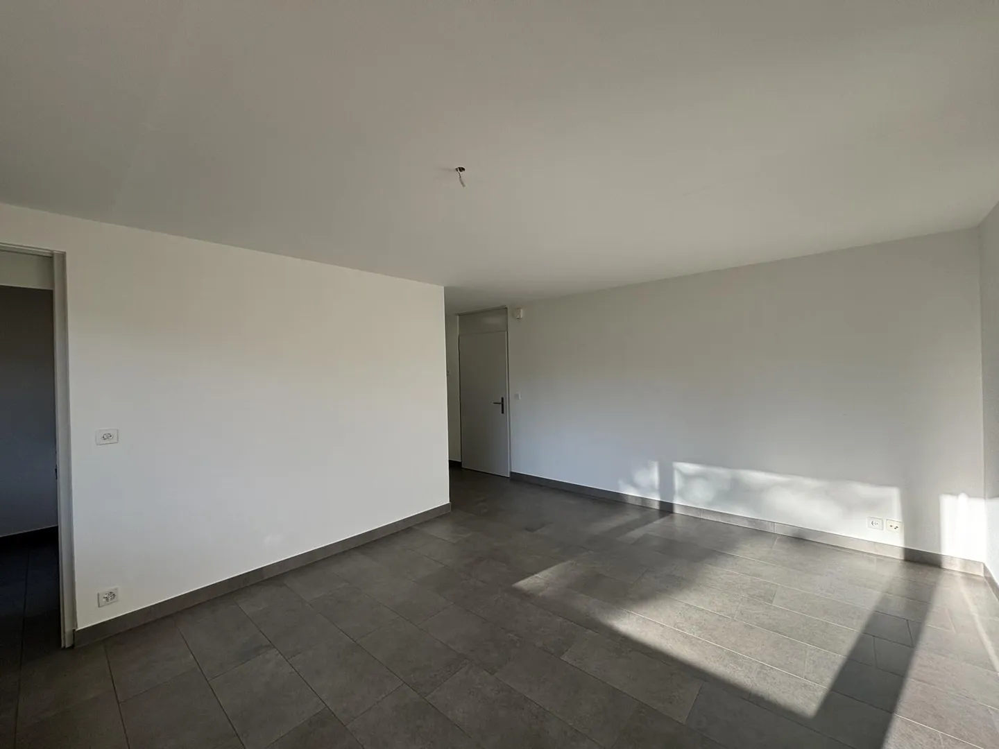 Zu vermieten: charmante 3-Zimmer-Wohnung in Le Landeron - Foto 1 von 8