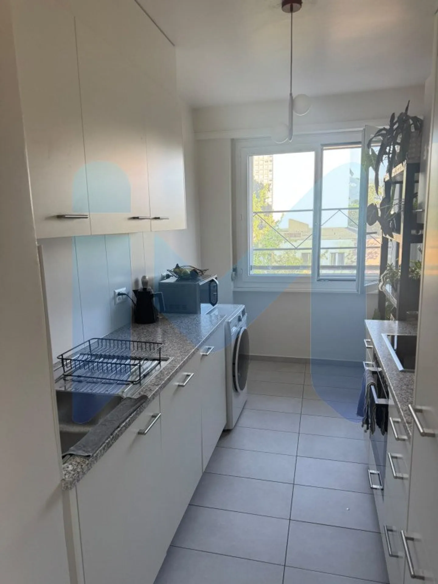3-room apartment on the 5th floor located in Onex 1213 - Photo 3 of 7
