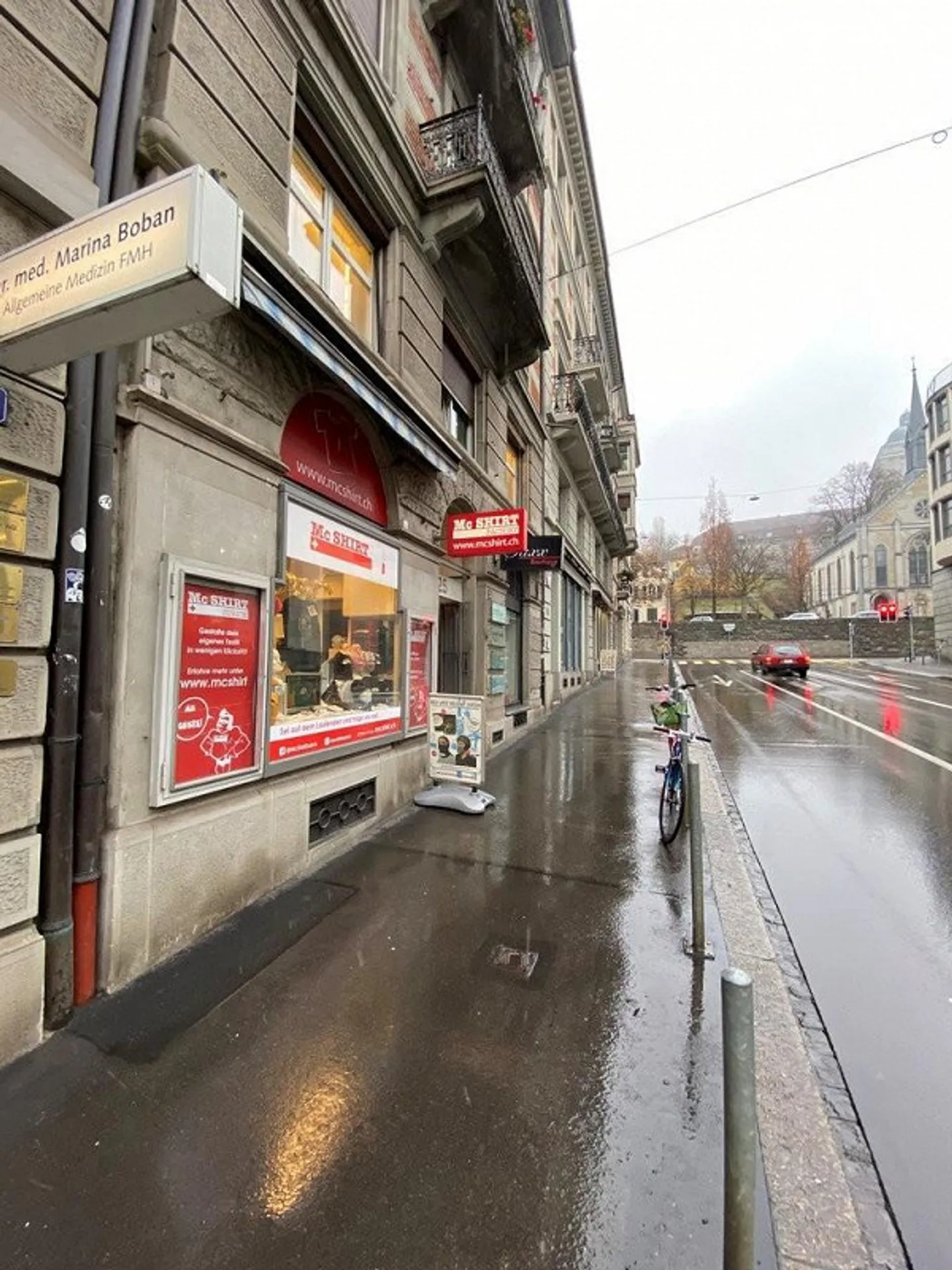 Vendere e Lavorare, in una Posizione Centrale nella Città Vecchia - Foto 2 di 2