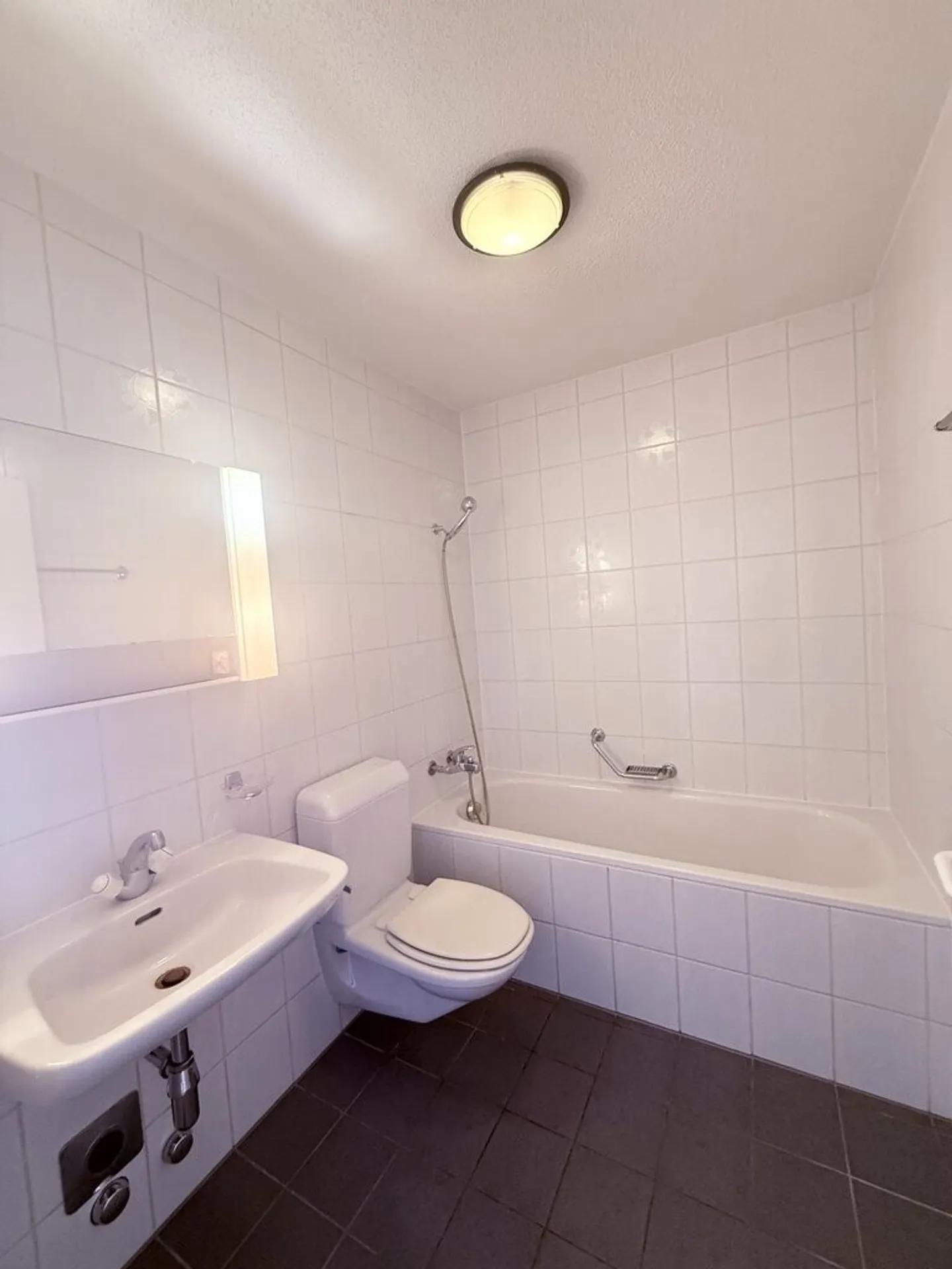 Charming 2-room penthouse with unobstructed view and green surroundings - Photo 9 of 9
