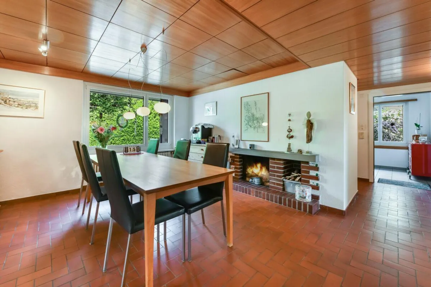 Single-family house with a separate apartment, PV system & 10 rooms - ideal for families - Photo 4 of 23