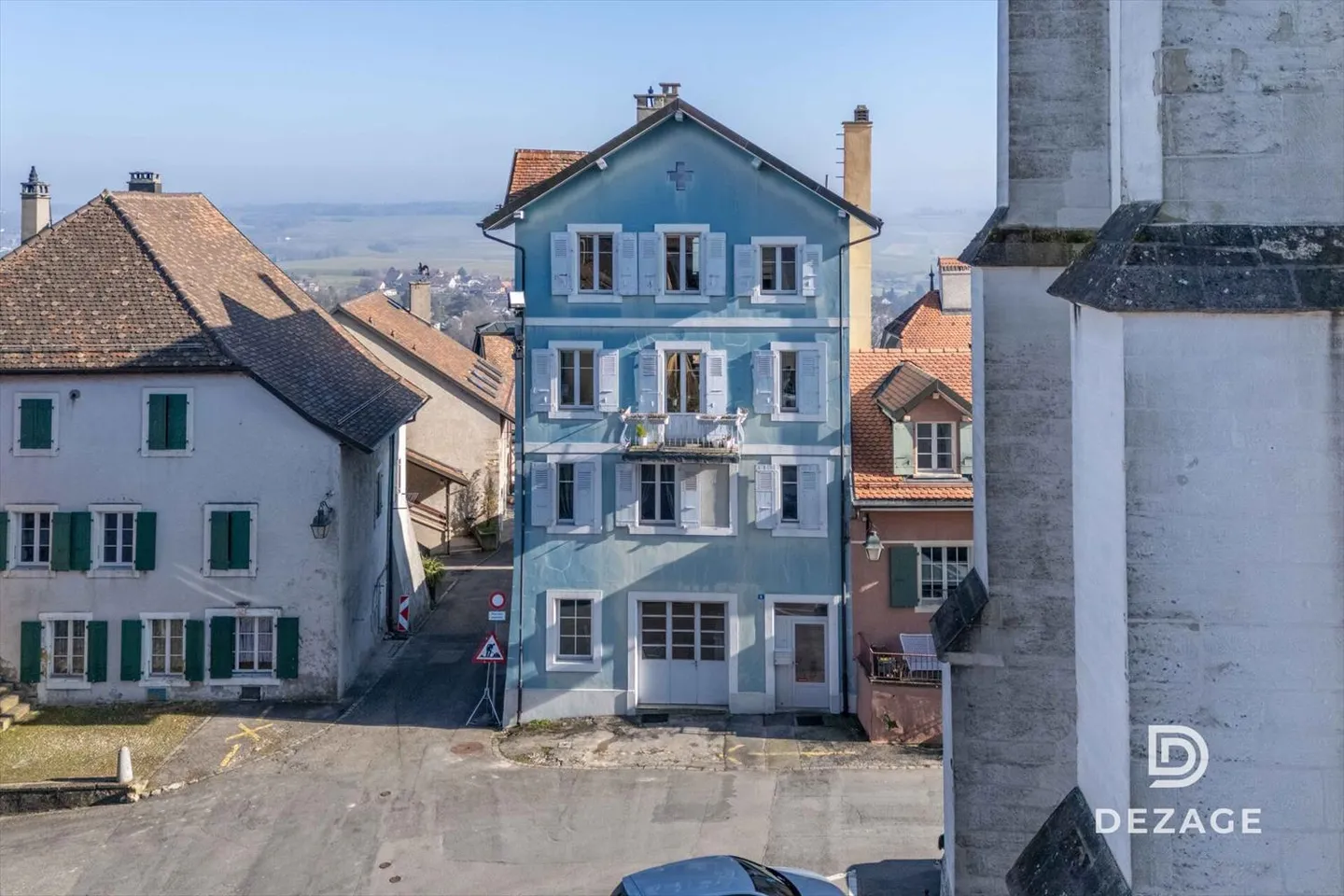 Immeuble de 3 appartements + un atelier à rénover - Photo 3 sur 13