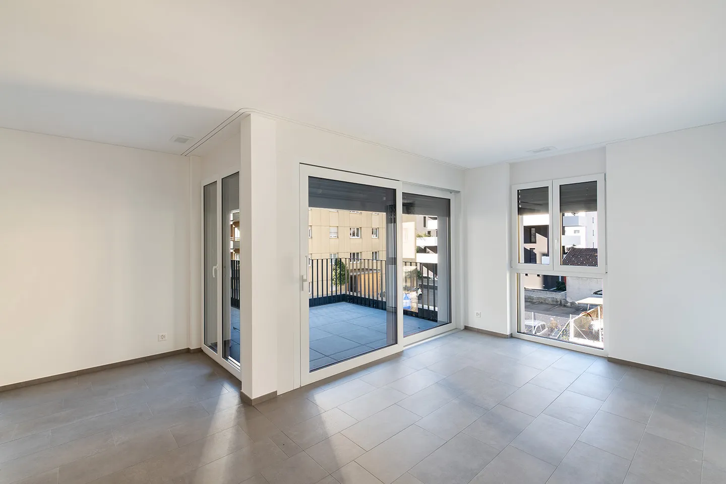 Grand et moderne - Photo 2 sur 6