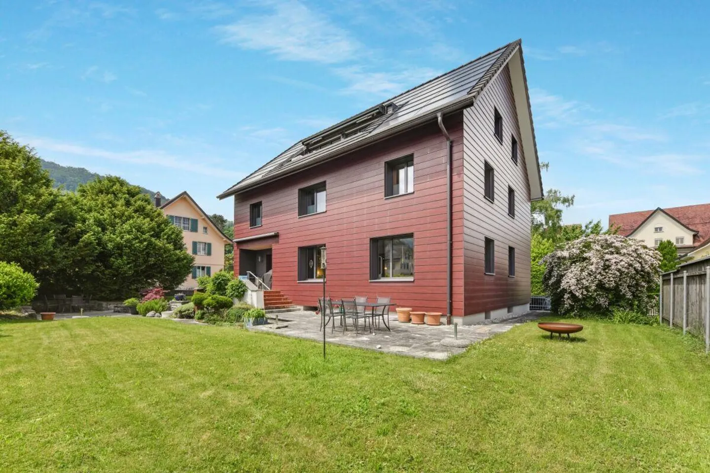 Single-family house with a separate apartment, PV system & 10 rooms - ideal for families - Photo 23 of 23