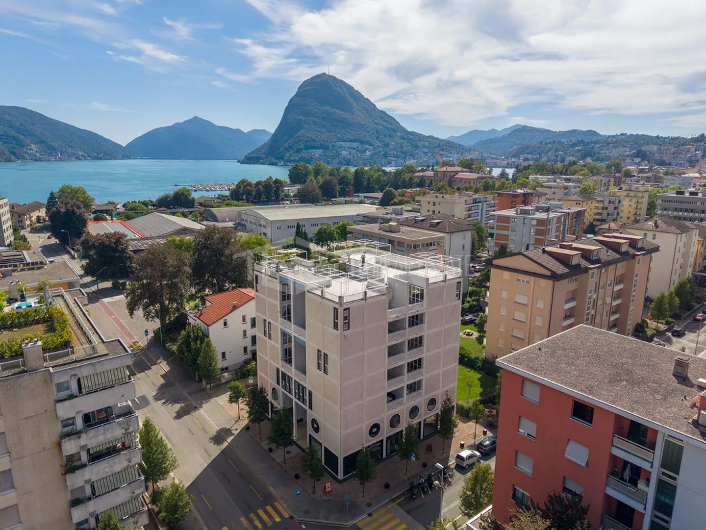 DUPLEX PENTHOUSE WITH ROOFTOP TERRACE AND LAKE VIEW - Photo 1 of 24