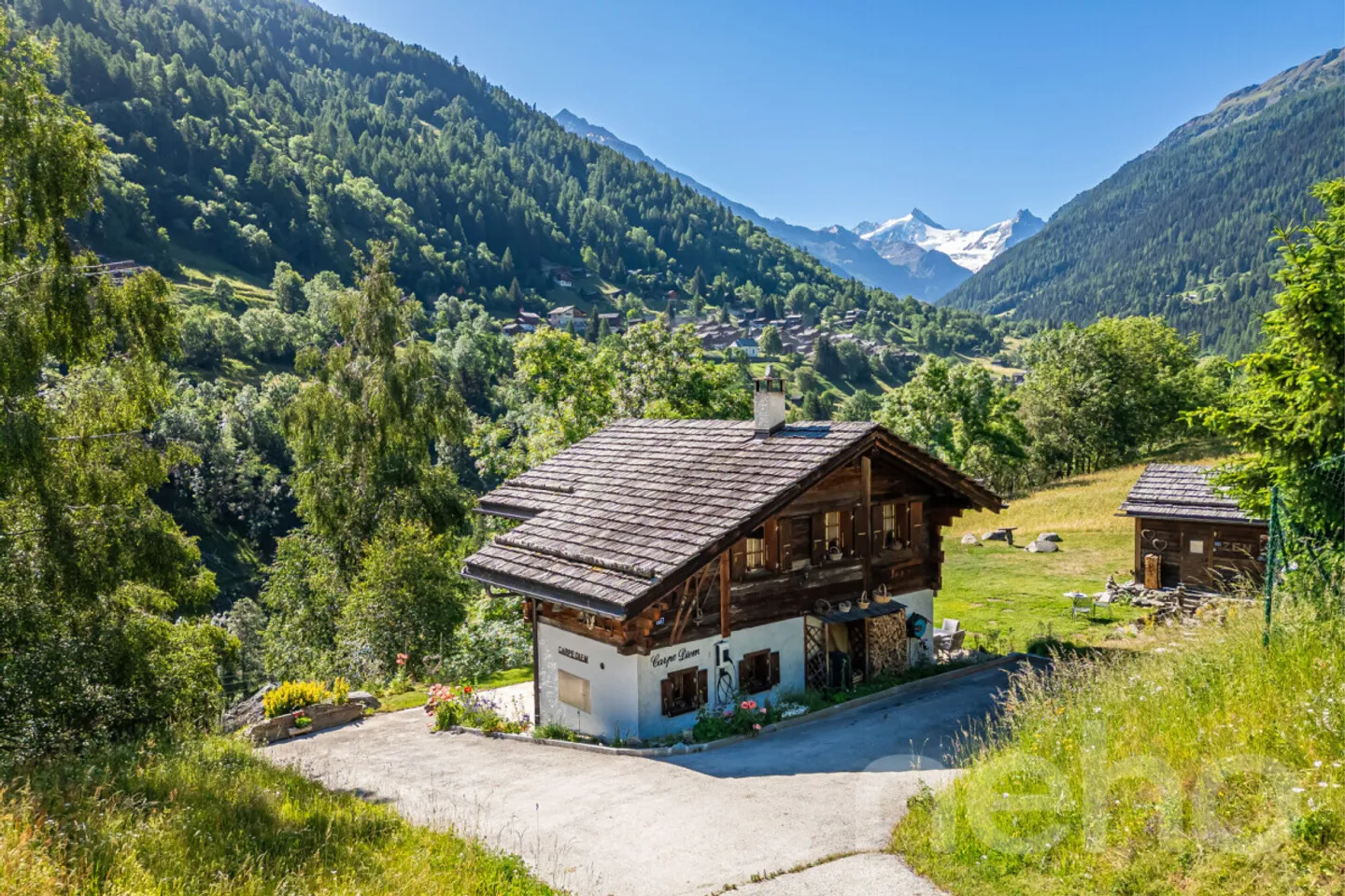 Chalet for sale - Photo 1 of 13