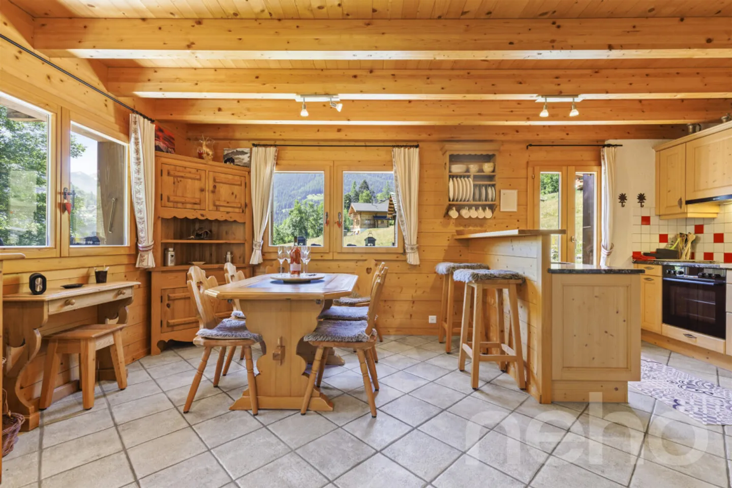 Chalet for sale - Photo 4 of 13