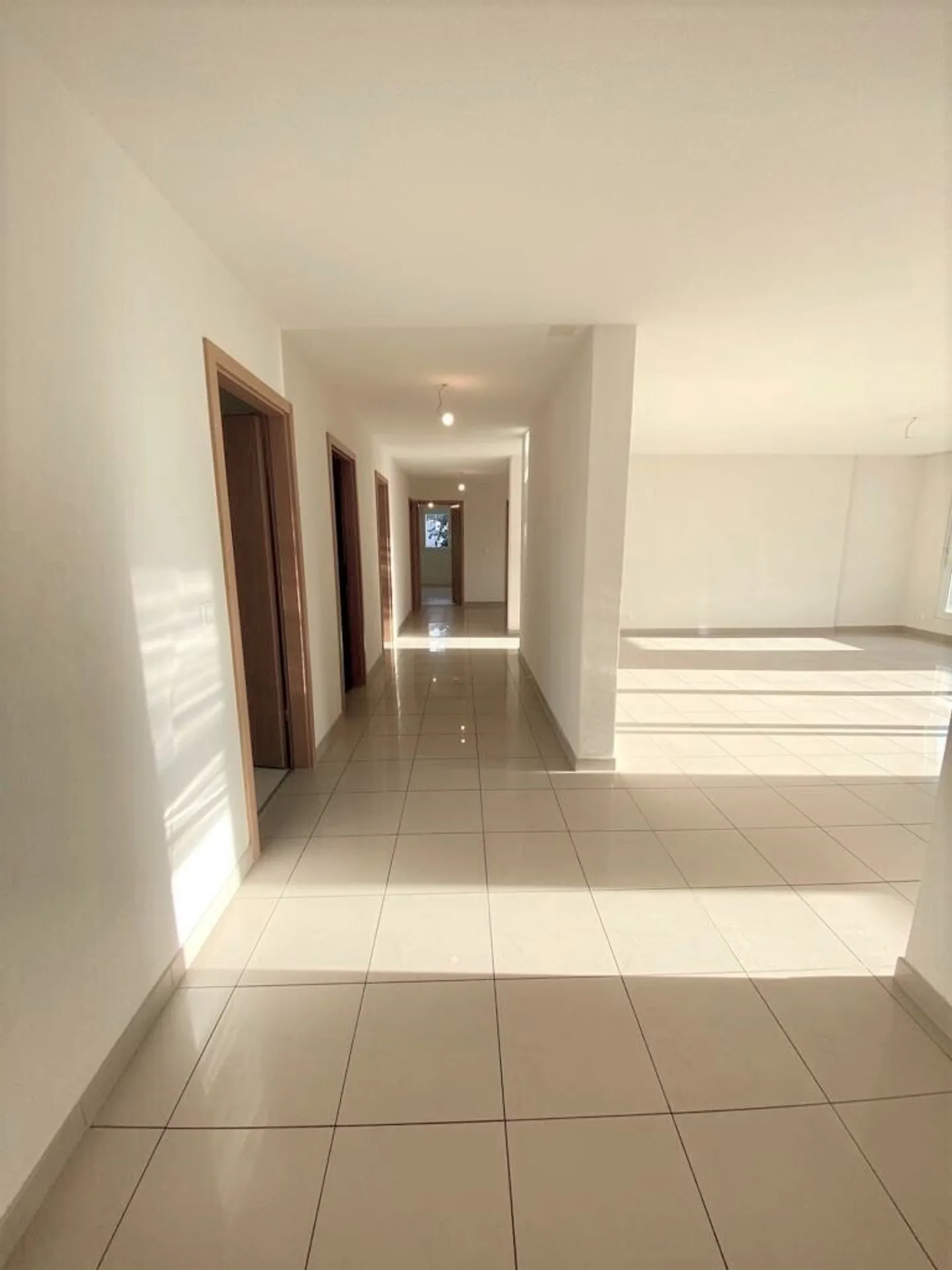 Appartement spacieux à Sierre - Photo 3 sur 8