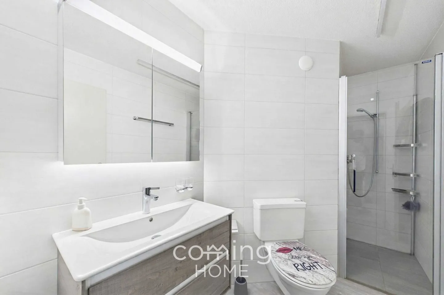 Appartamento ristrutturato di 2,5 locali a Naters con balcone soleggiato e vista montagna - Foto 7 di 12