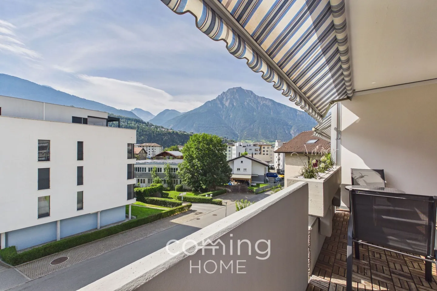 Appartamento ristrutturato di 2,5 locali a Naters con balcone soleggiato e vista montagna - Foto 9 di 12