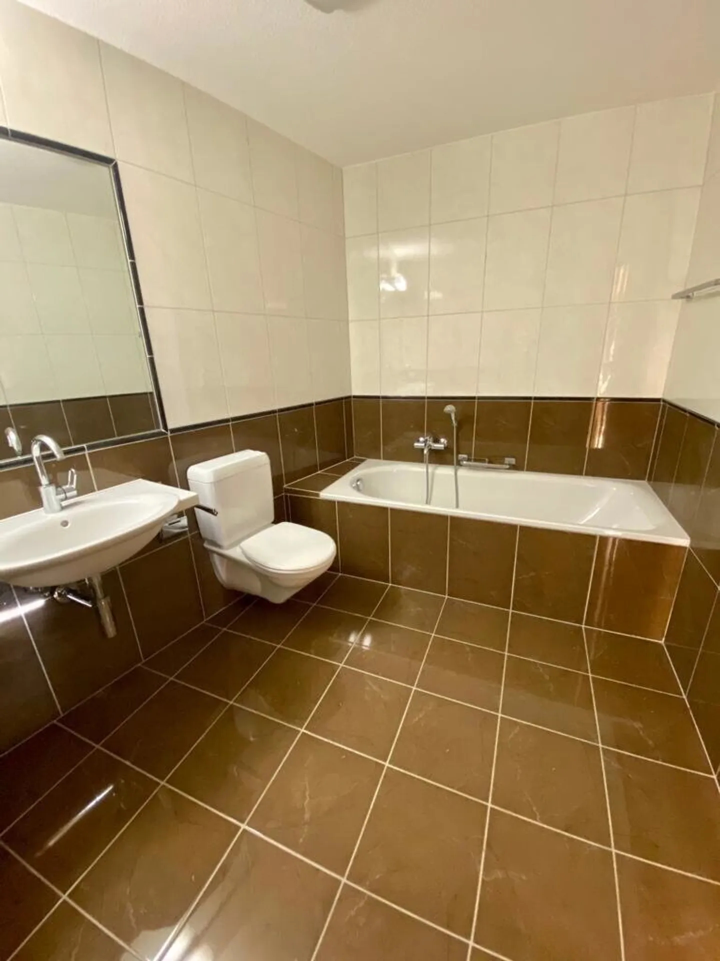Appartement spacieux à Sierre - Photo 6 sur 8
