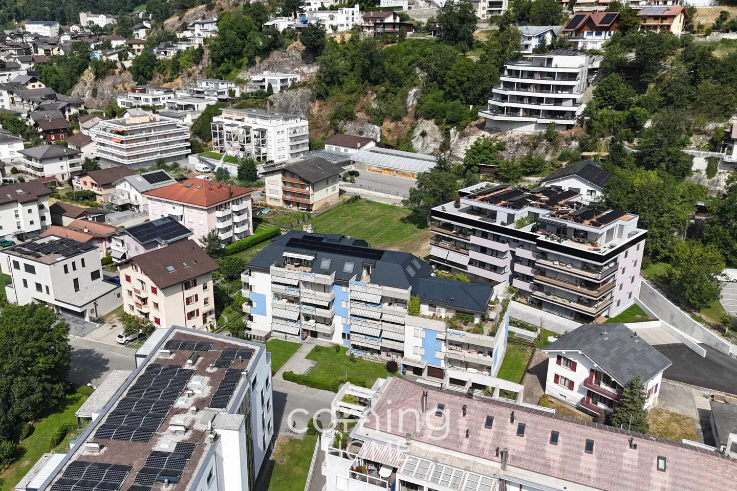 Appartamento ristrutturato di 2,5 locali a Naters con balcone soleggiato e vista montagna - Foto 11 di 12