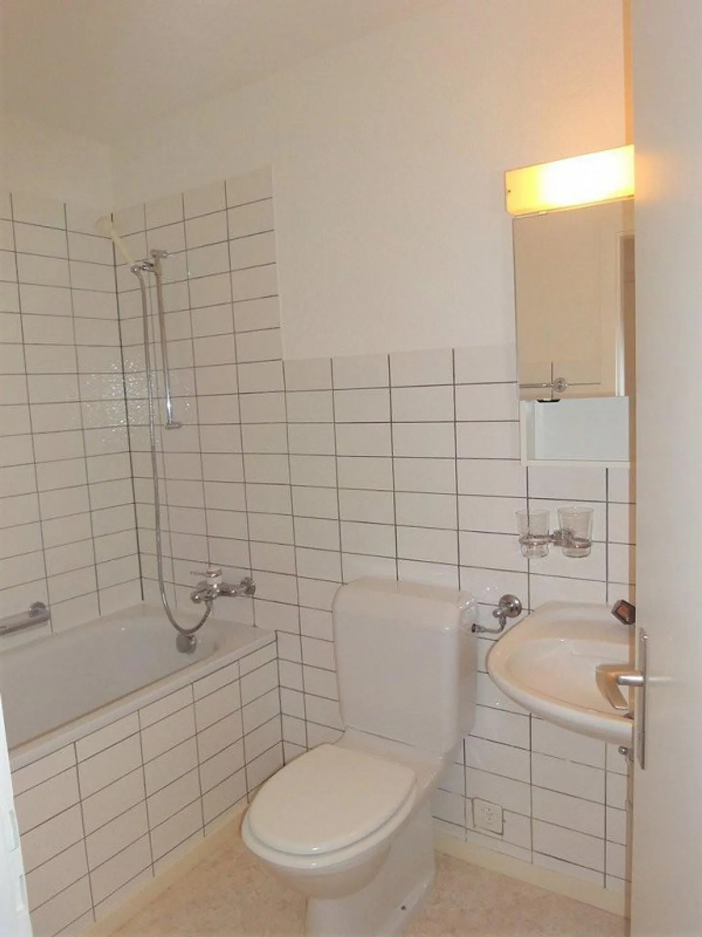 Charmante Wohnung in historischem Haus - Foto 8 von 8