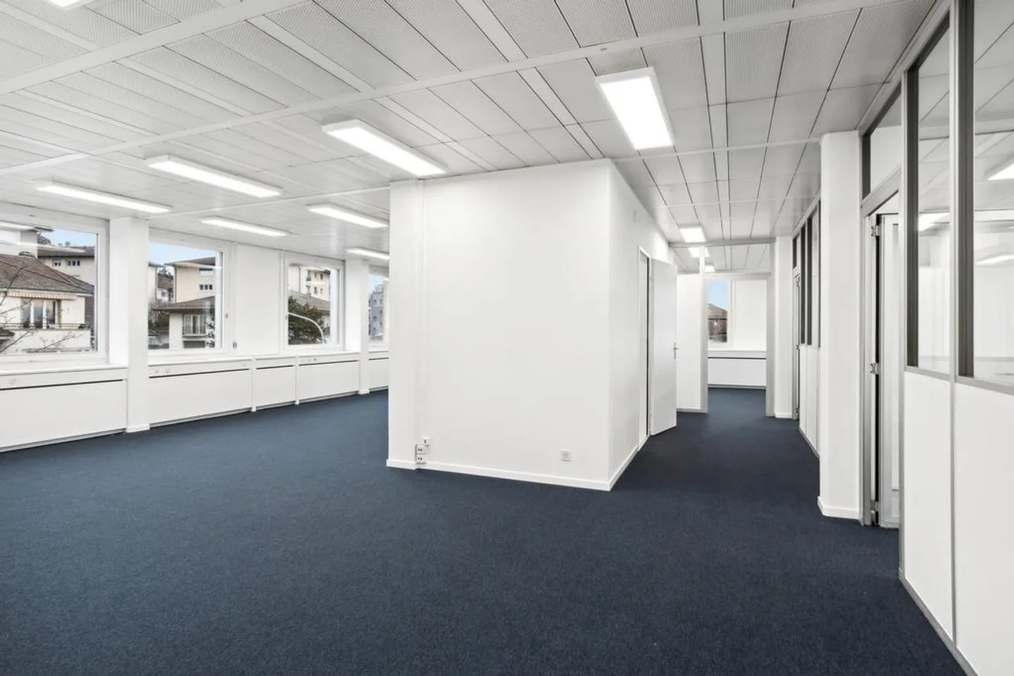 Magnifico spazio con vista libera sul lago - Foto 2 di 11